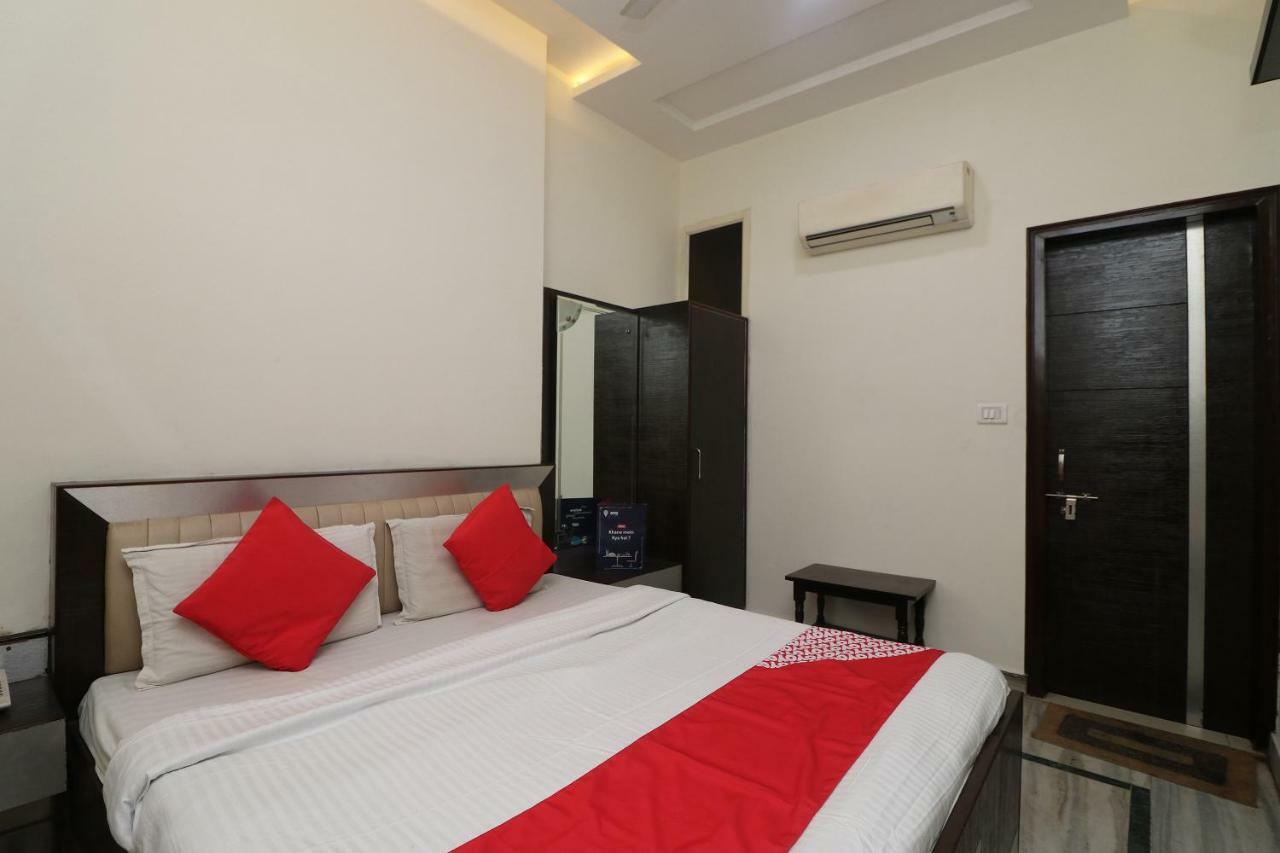 Oyo 24723 Hotel Atul Palace Агра Екстер'єр фото