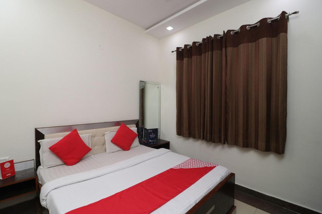 Oyo 24723 Hotel Atul Palace Агра Екстер'єр фото