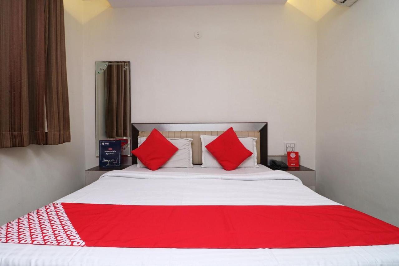 Oyo 24723 Hotel Atul Palace Агра Екстер'єр фото